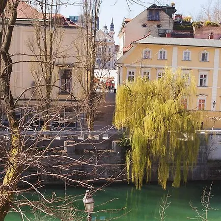 Julija&robert's Riverview Apartments&rooms Accommodatie bij particulieren