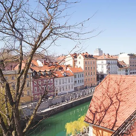 Julija&robert's Riverview Apartments&rooms *