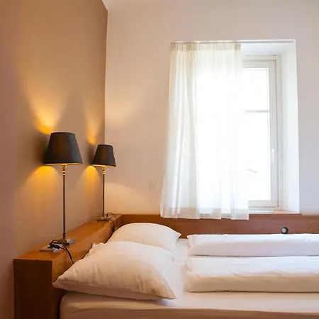 Julija&robert's Riverview Apartments&rooms * Ljubljana