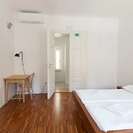 Accommodatie bij particulieren Julija&robert's Riverview Apartments&rooms